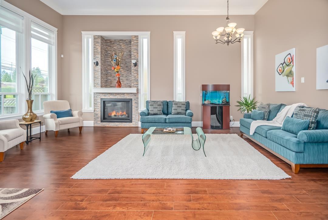 Property at 11809 88 AVENUE image 2