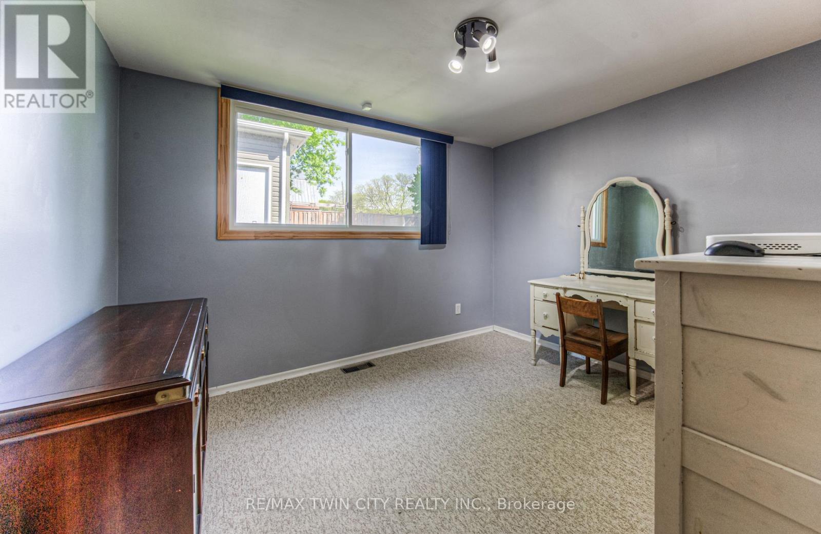 100 Jansen Avenue, Kitchener, Ontario  N2A 2L6 - Photo 16 - X12190152
