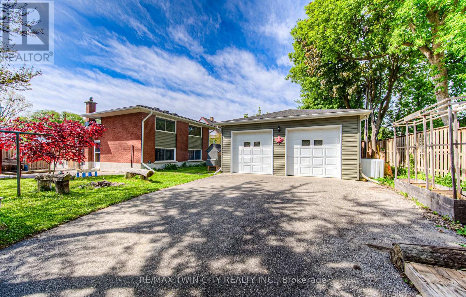 100 Jansen Avenue, Kitchener, Ontario  N2A 2L6 - Photo 3 - X12190152