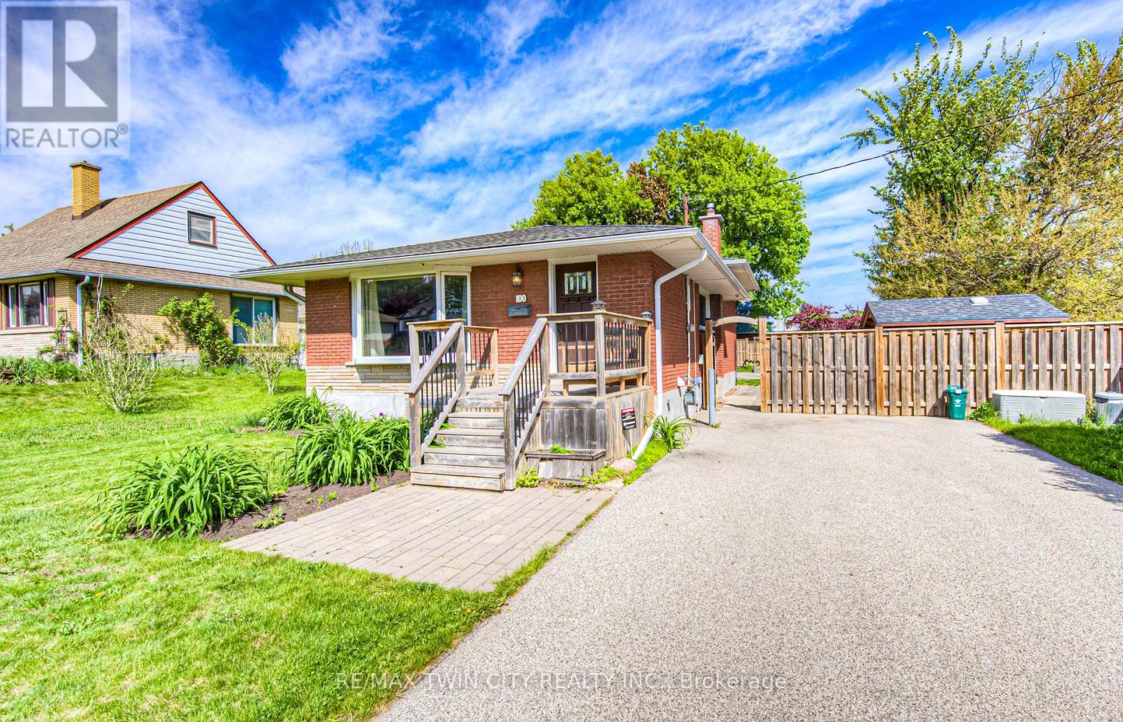 100 Jansen Avenue, Kitchener, Ontario  N2A 2L6 - Photo 4 - X12190152
