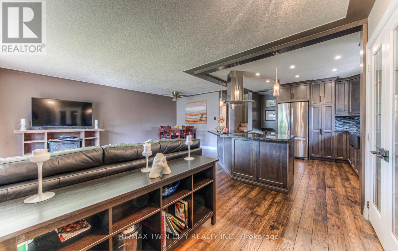 100 Jansen Avenue, Kitchener, Ontario  N2A 2L6 - Photo 5 - X12190152
