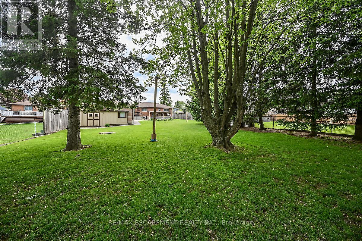 102 Kennedy Avenue, Hamilton (Kennedy), Ontario  L9B 1C7 - Photo 38 - X12190178