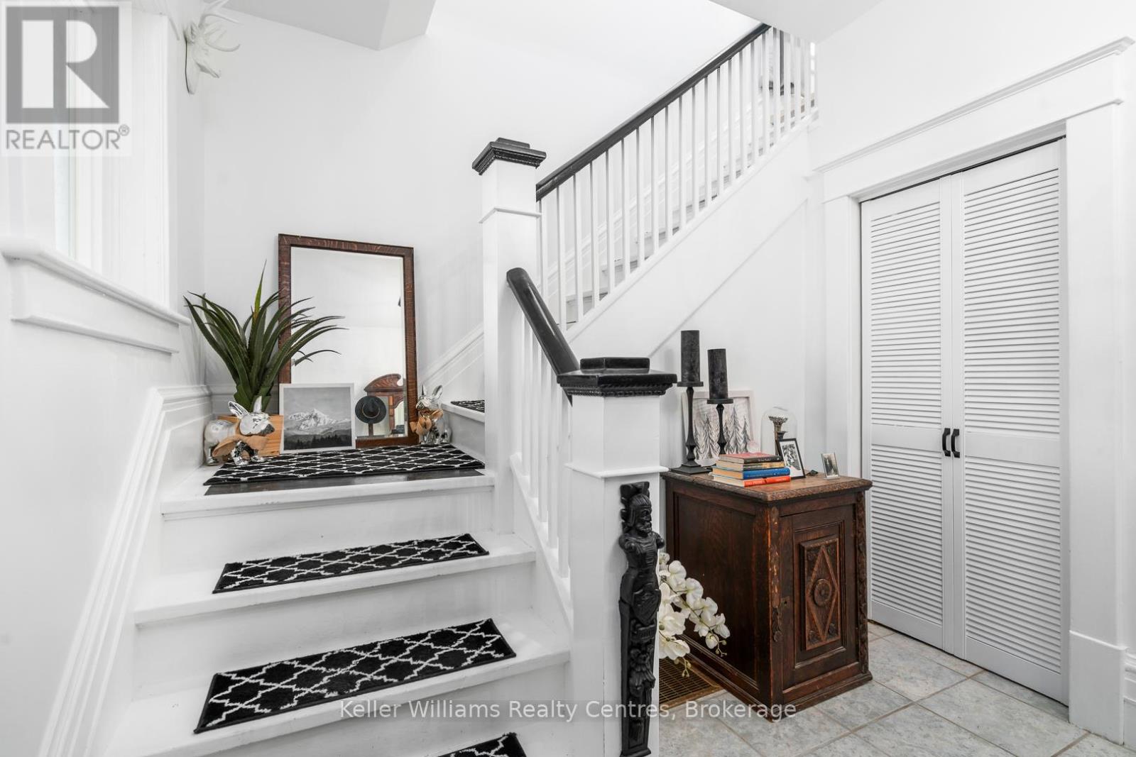 288 7th Avenue, Hanover, Ontario  N4N 2H4 - Photo 8 - X12188484