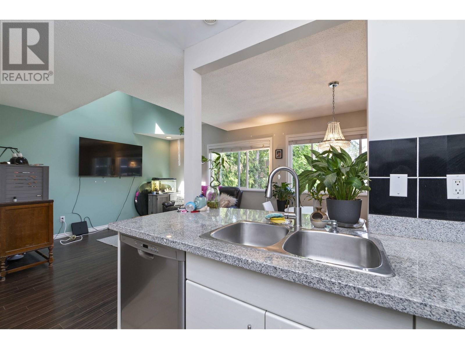 103 22367 St Anne Avenue, Maple Ridge, British Columbia  V2X 2E7 - Photo 11 - R3009932