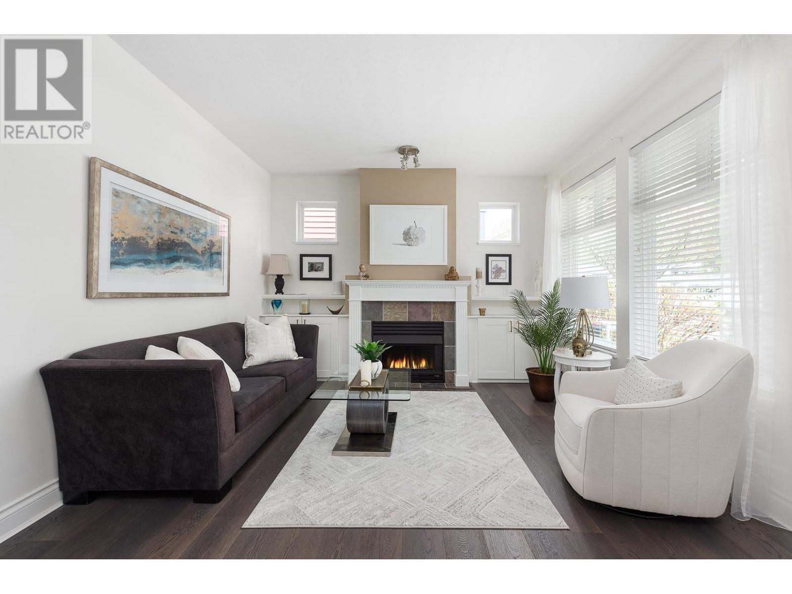 Property at 795 PREMIER STREET image 3