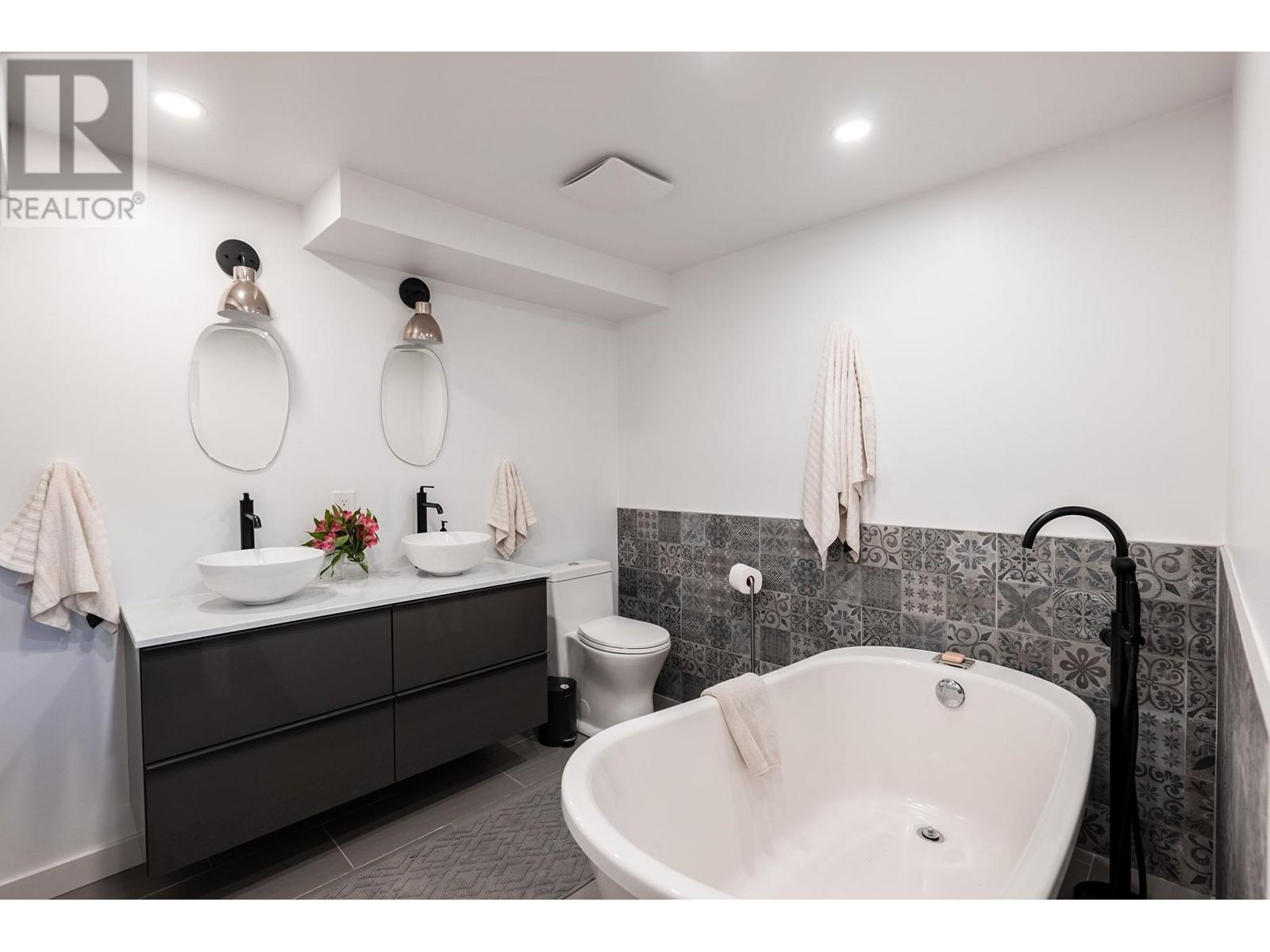 2307 W 3rd Avenue, Vancouver, British Columbia  V6K 1L6 - Photo 33 - R3009957
