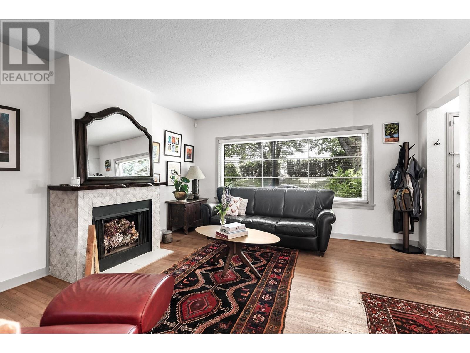 2307 W 3rd Avenue, Vancouver, British Columbia  V6K 1L6 - Photo 5 - R3009957