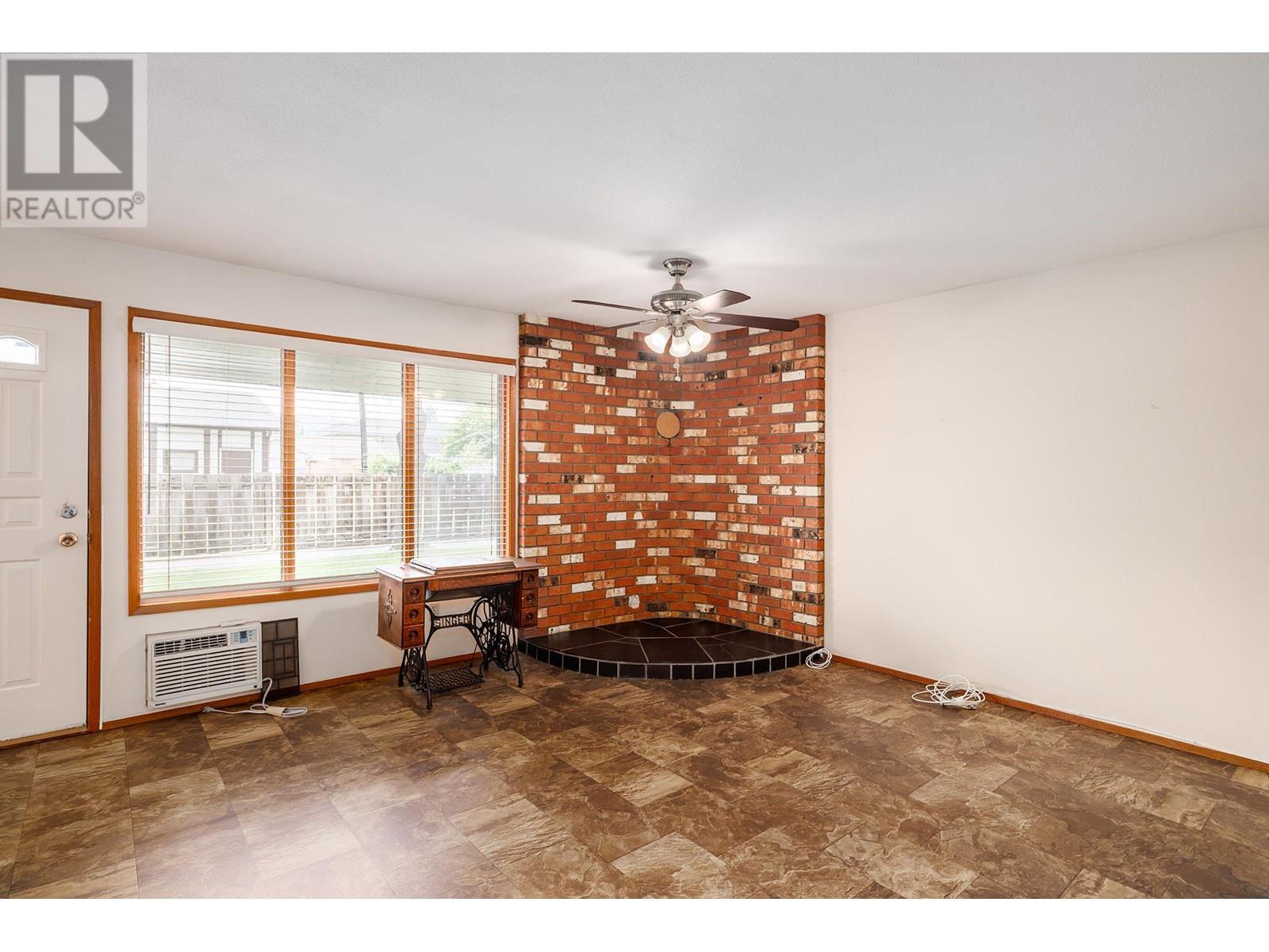 363 Gerstmar Road Unit# 5, Kelowna, BC V1X4A6