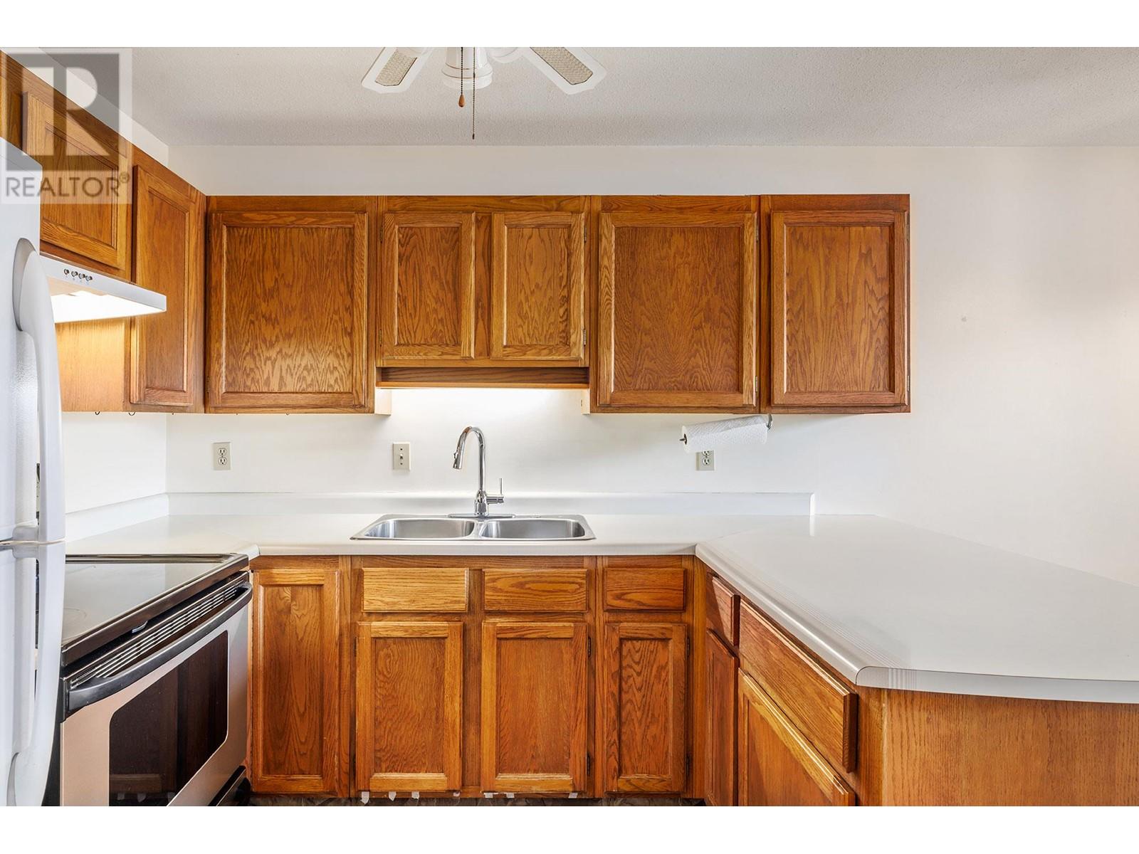 363 Gerstmar Road Unit# 5, Kelowna, BC V1X4A6