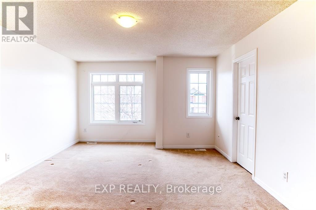 970 Klondike Road S, Ottawa, Ontario  K2K 0C5 - Photo 5 - X12190297