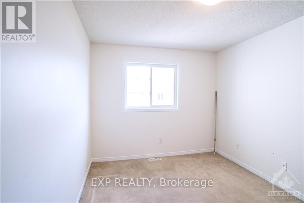 970 Klondike Road S, Ottawa, Ontario  K2K 0C5 - Photo 6 - X12190297