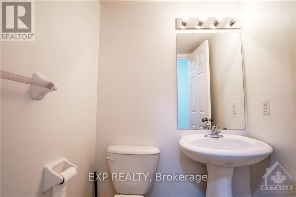 970 Klondike Road S, Ottawa, Ontario  K2K 0C5 - Photo 8 - X12190297