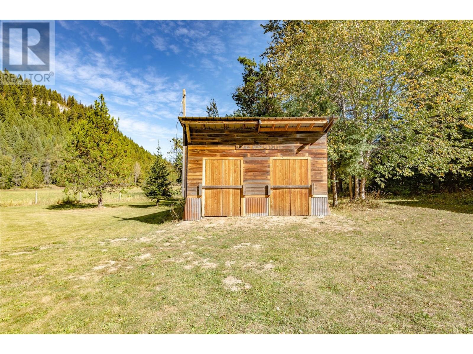 9848 6 Highway, Salmo, BC V0G1Z0