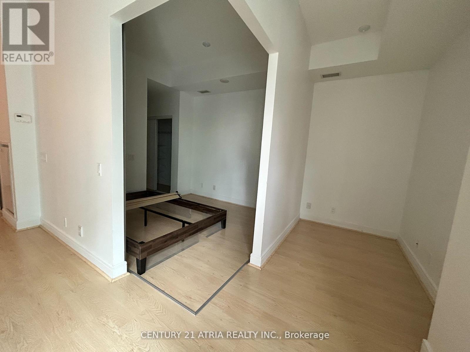S306 - 112 George Street, Toronto, Ontario  M5A 2N4 - Photo 6 - C12190312