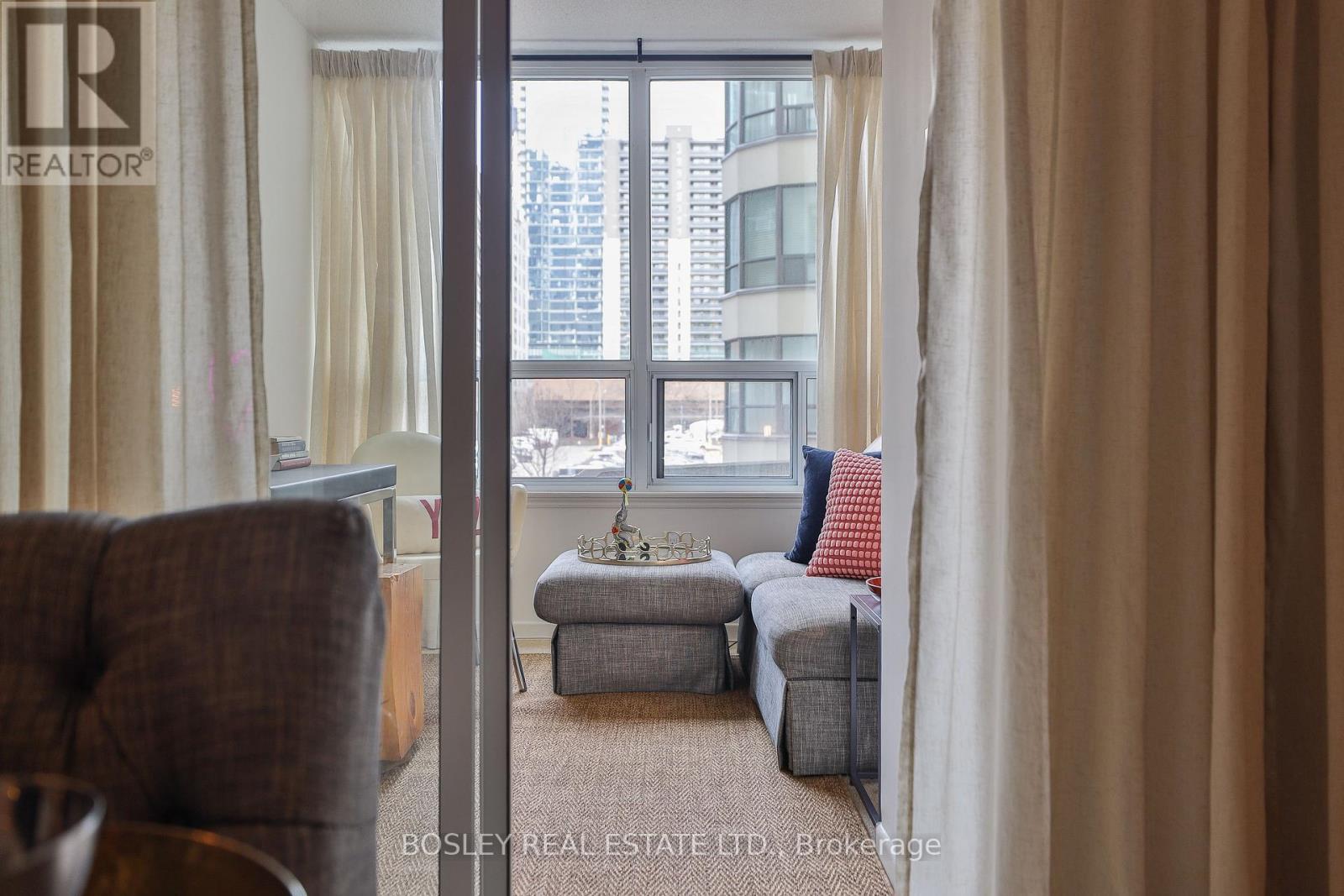 208 - 25 Maitland Street, Toronto, Ontario  M4Y 2W1 - Photo 12 - C12190324