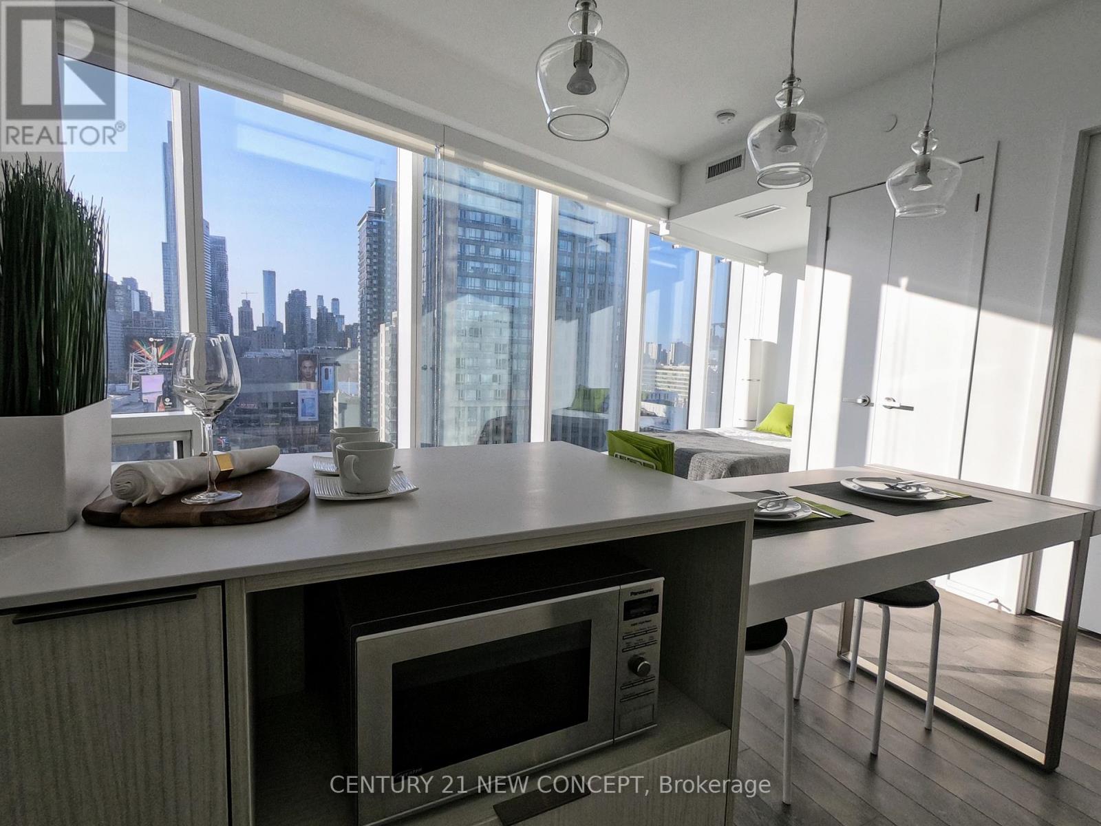 1613 - 197 Yonge Street, Toronto, Ontario  M5B 1M4 - Photo 6 - C12190336