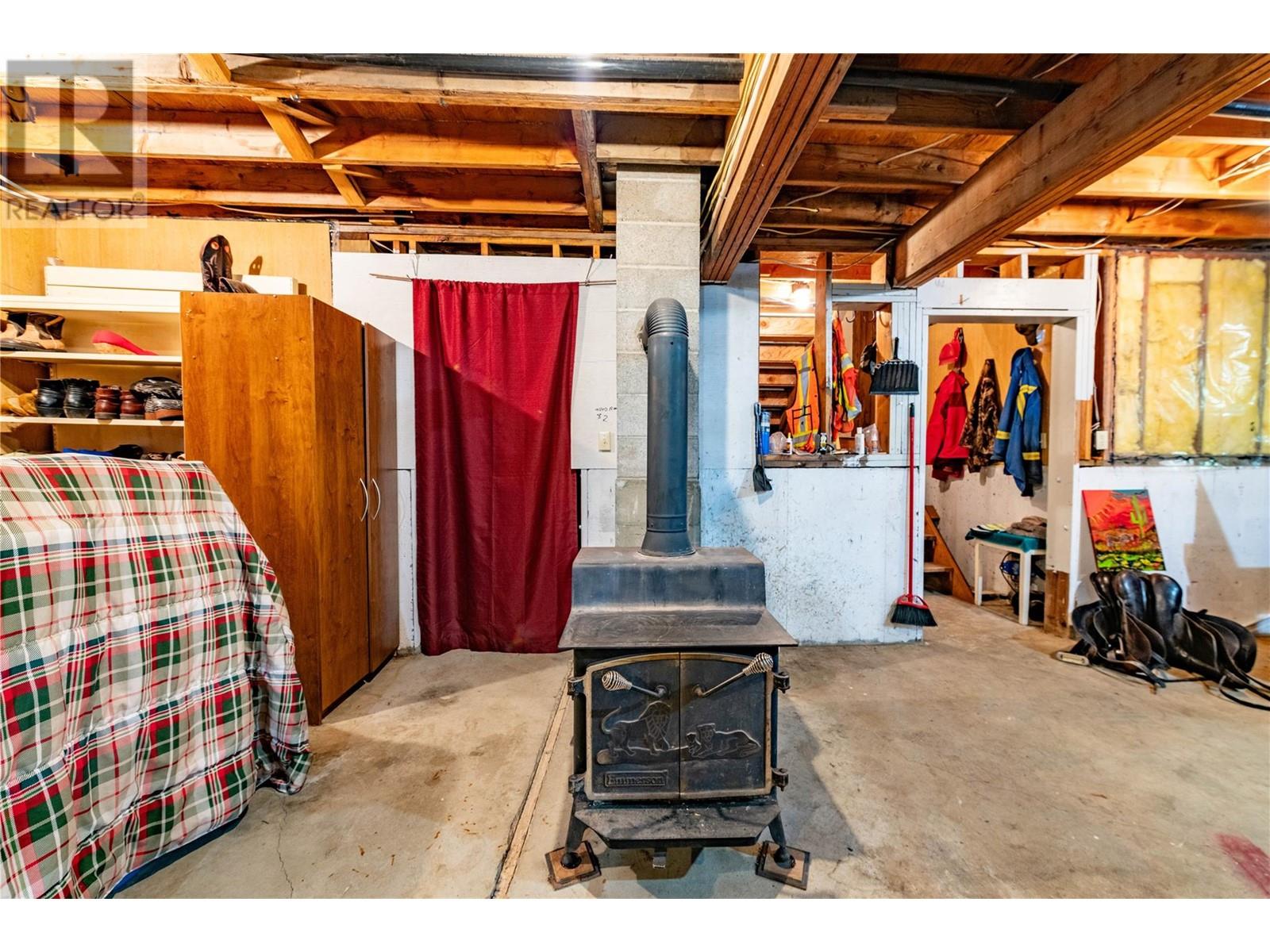 9848 6 Highway, Salmo, BC V0G1Z0