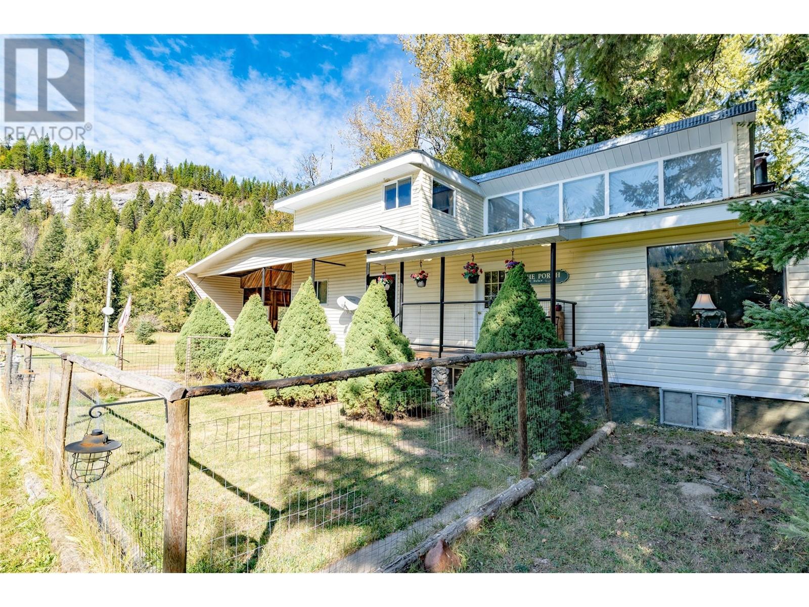 9848 6 Highway, Salmo, BC V0G1Z0