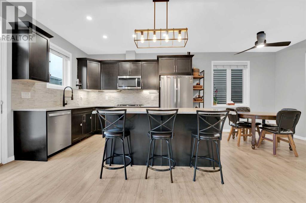 226 Carrington Circle Nw, Calgary, Alberta  T3P 0Y8 - Photo 5 - A2223843