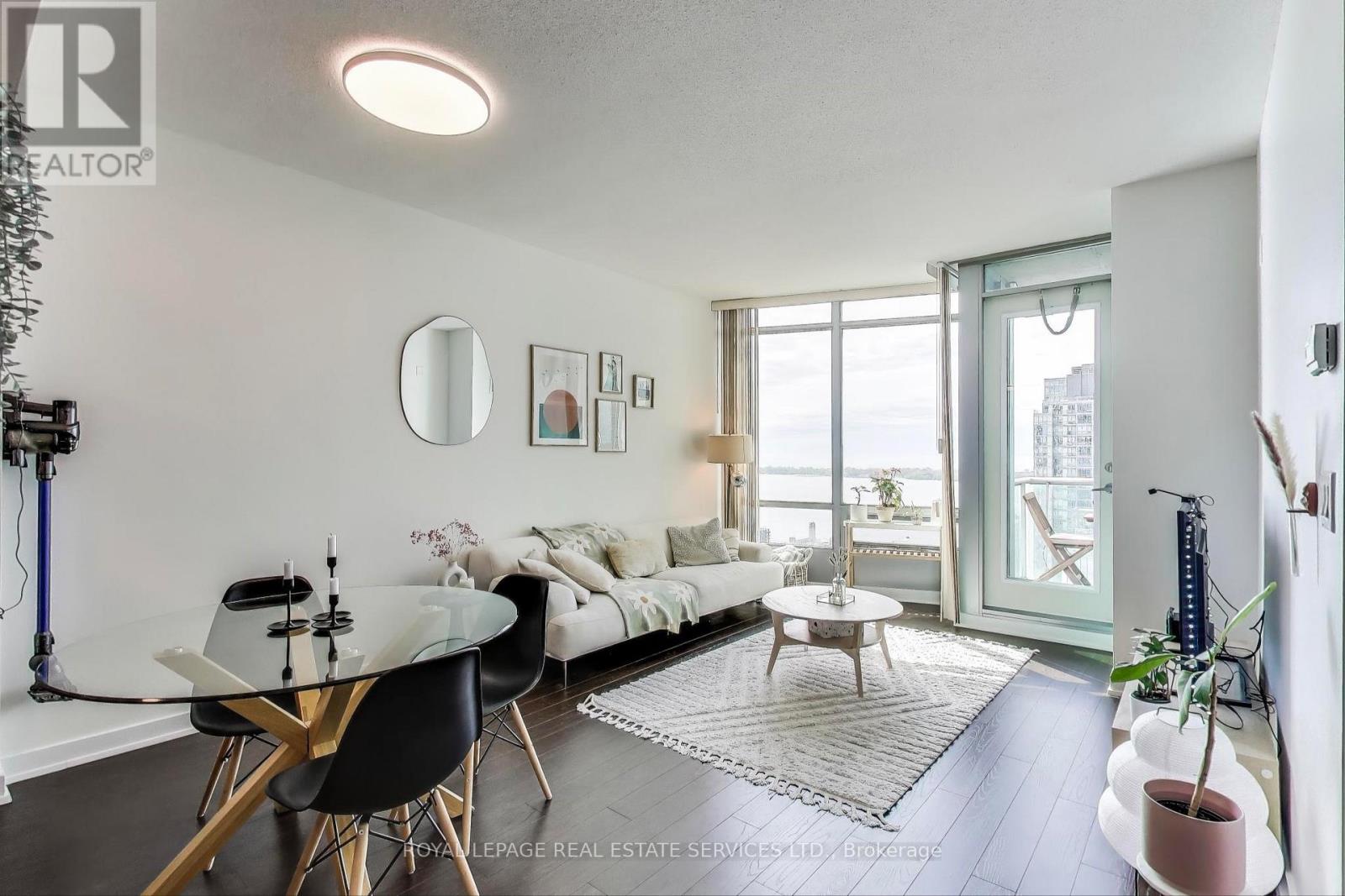 3716 - 81 Navy Wharf Court, Toronto, Ontario  M5V 3S2 - Photo 2 - C12190260
