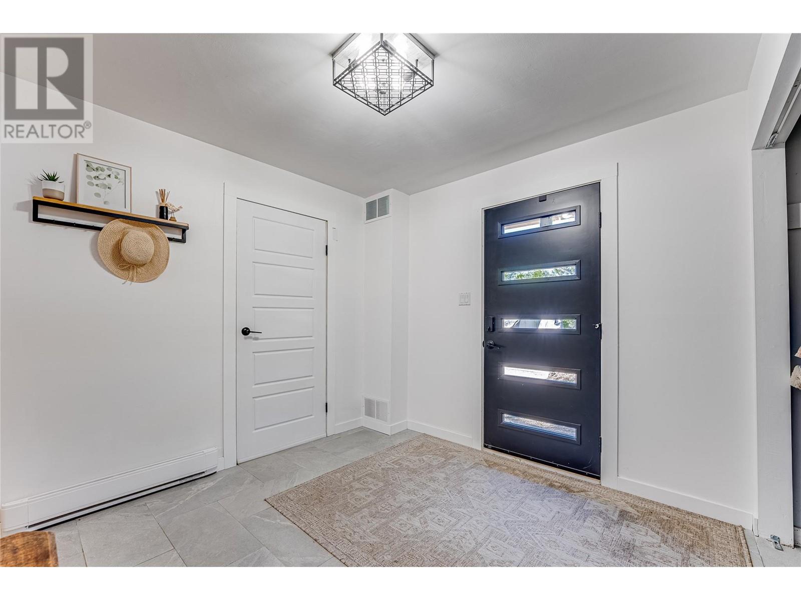 Property at 1758 Grandview Avenue image 4