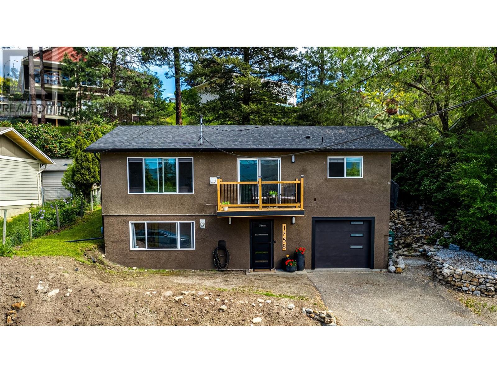 Property at 1758 Grandview Avenue image 2