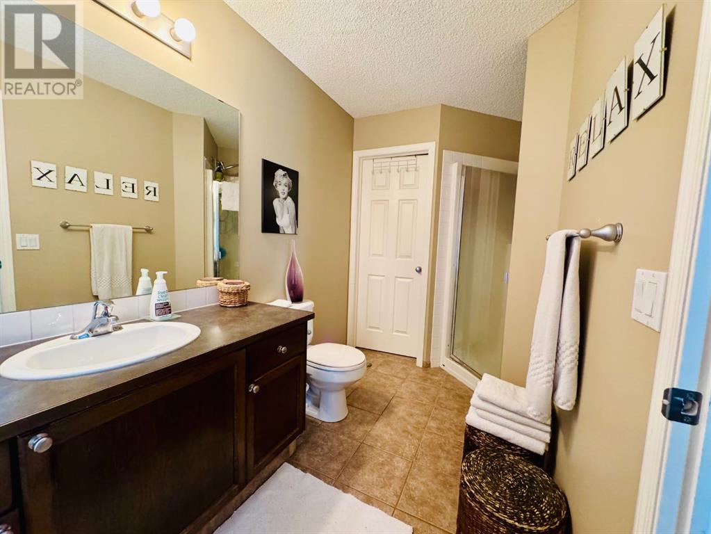34 Everwillow Circle Sw, Calgary, Alberta  T2Y 4V2 - Photo 14 - A2224771