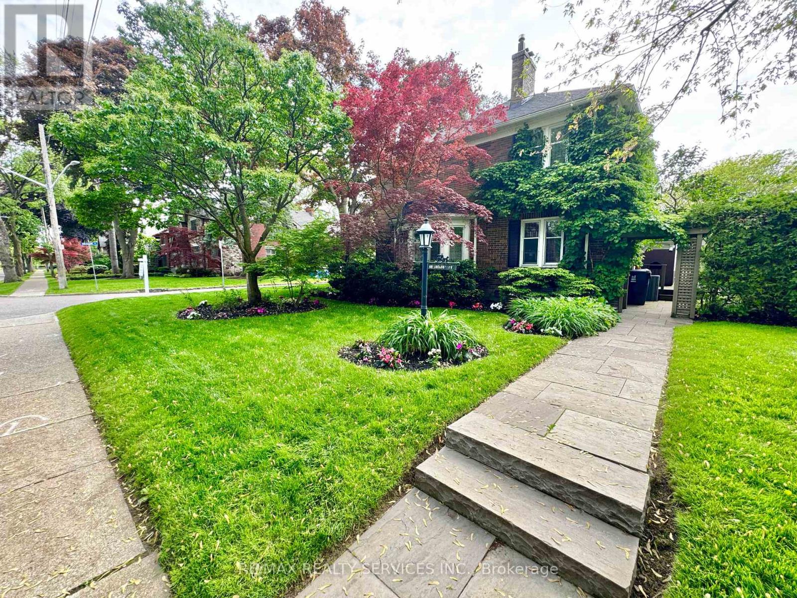 80 Jackson Avenue, Toronto, Ontario  M8X 2J8 - Photo 3 - W12169940