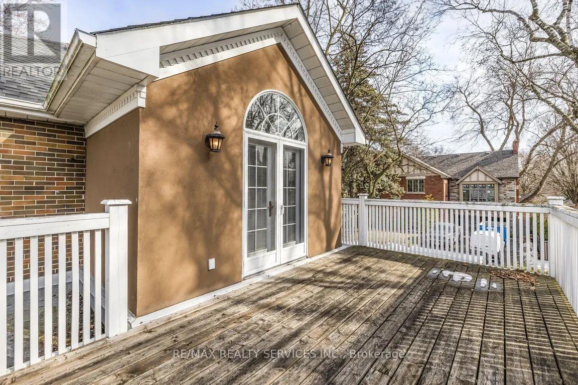 80 Jackson Avenue, Toronto, Ontario  M8X 2J8 - Photo 33 - W12169940
