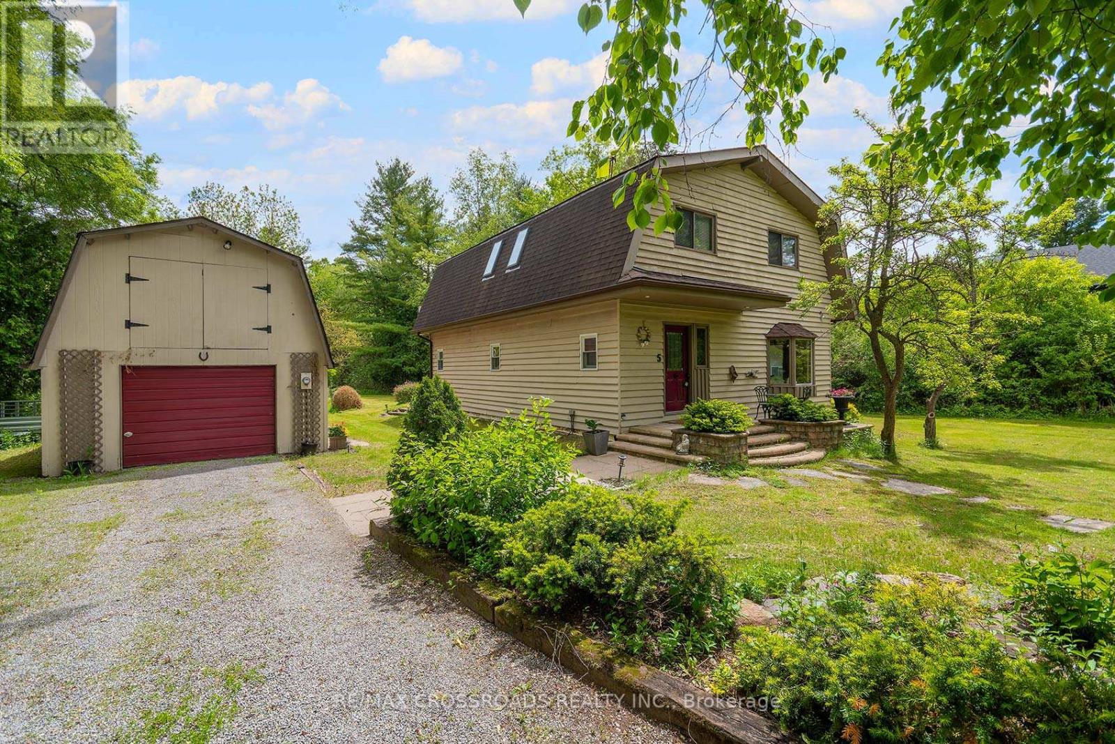 5 Shepherd Road, Whitby, Ontario  L1M 1G8 - Photo 2 - E12190318