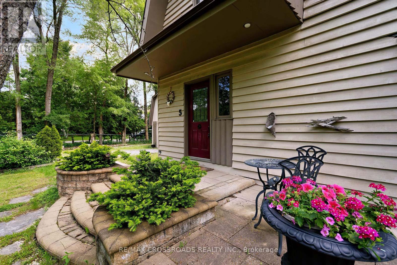 5 Shepherd Road, Whitby, Ontario  L1M 1G8 - Photo 8 - E12190318