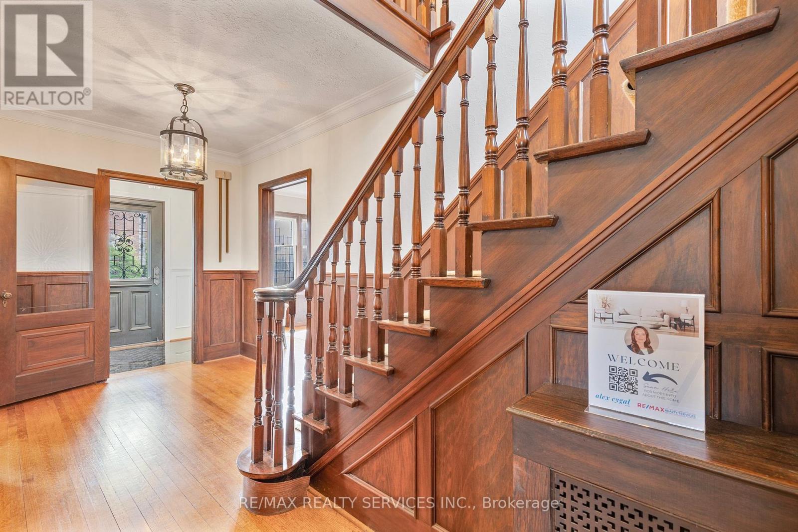 80 Jackson Avenue, Toronto, Ontario  M8X 2J8 - Photo 7 - W12169940
