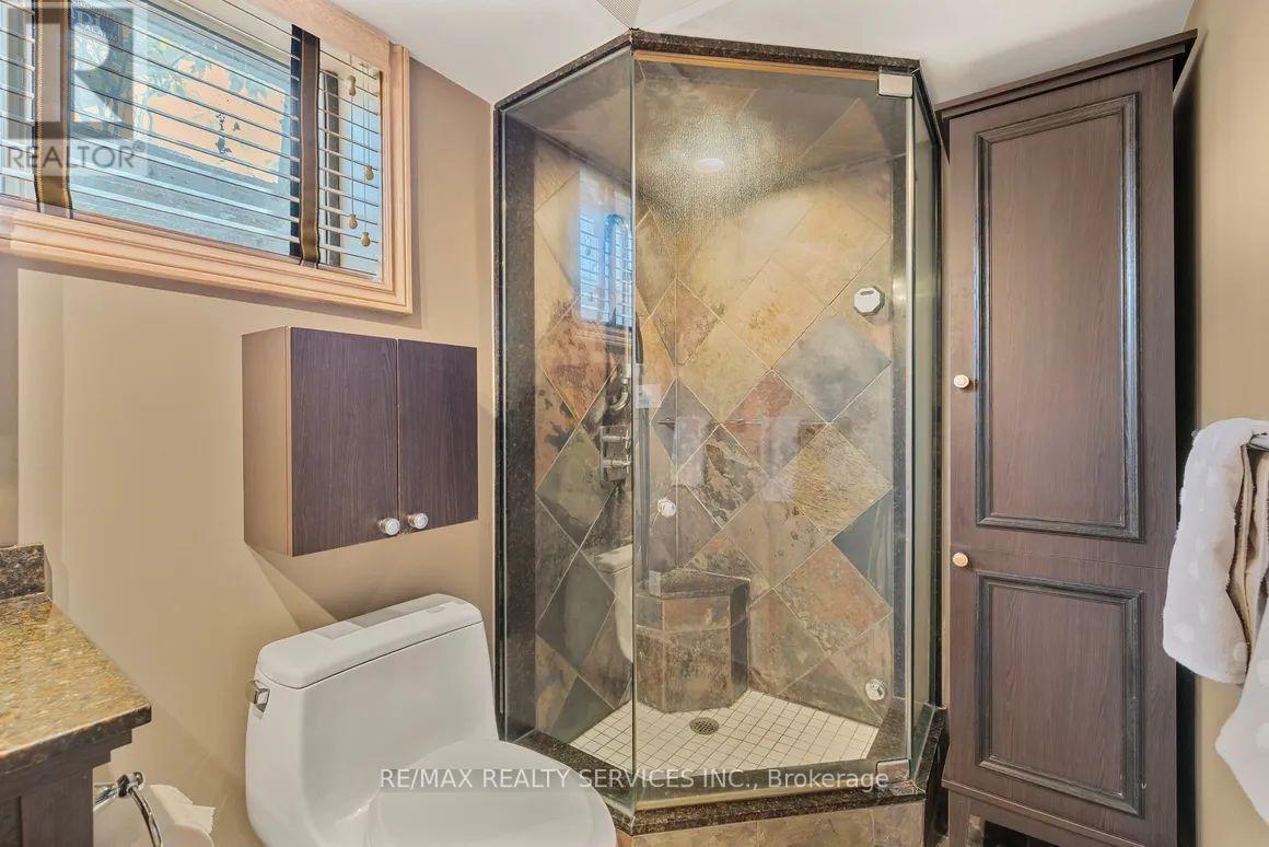 80 Jackson Avenue, Toronto, Ontario  M8X 2J8 - Photo 42 - W12169940