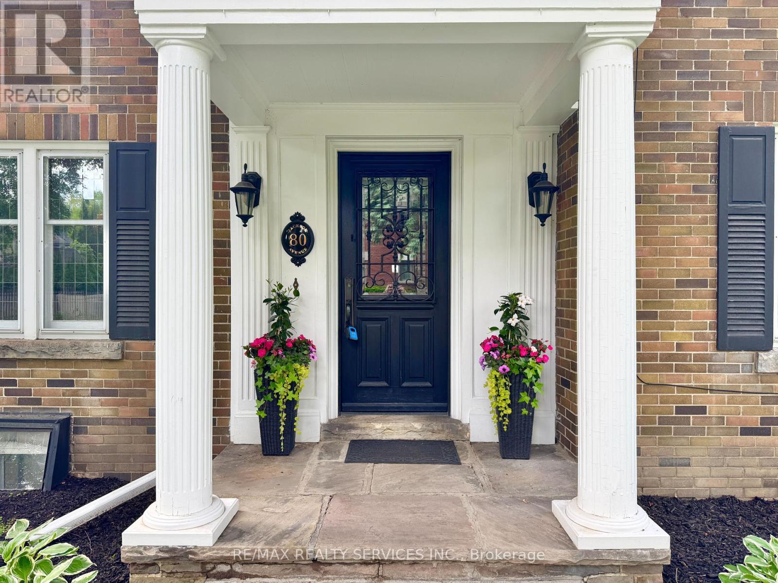 80 Jackson Avenue, Toronto, Ontario  M8X 2J8 - Photo 5 - W12169940