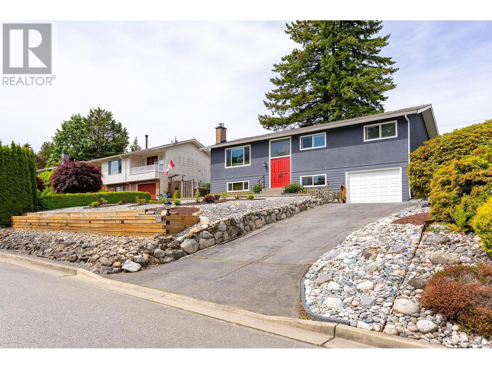 3032 Armada Street, Coquitlam, British Columbia  V3C 3S3 - Photo 2 - R3009670