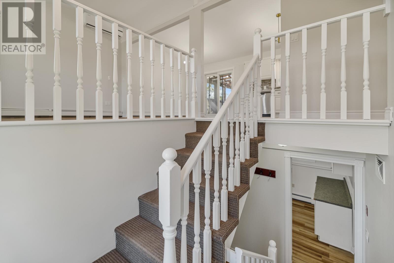 Property at 38 Glenthorn image 3