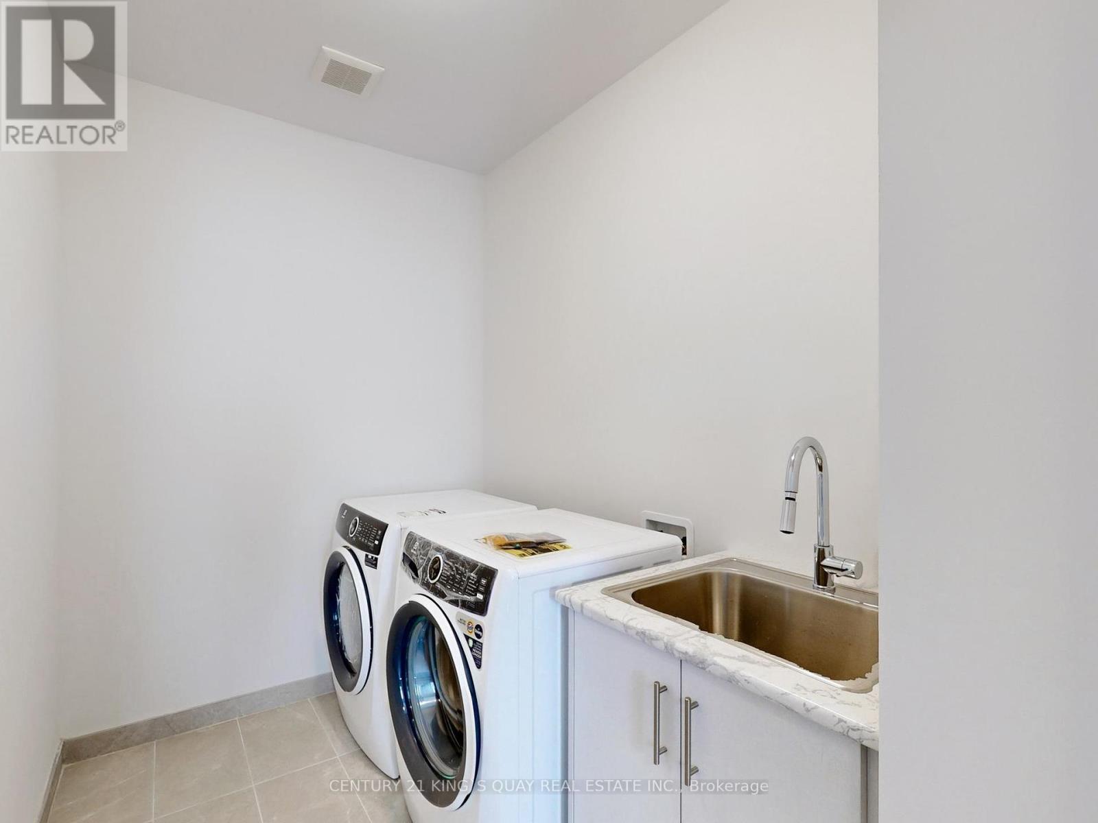 8 Schmeltzer Crescent, Richmond Hill, Ontario  L4E 1K8 - Photo 36 - N12190267