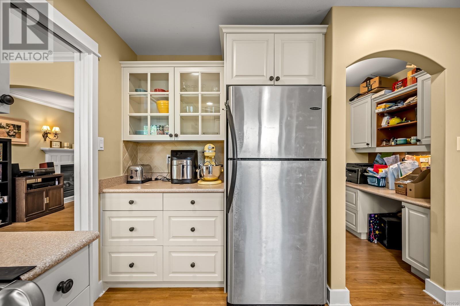 Property at 2364 Idiens Way image 2