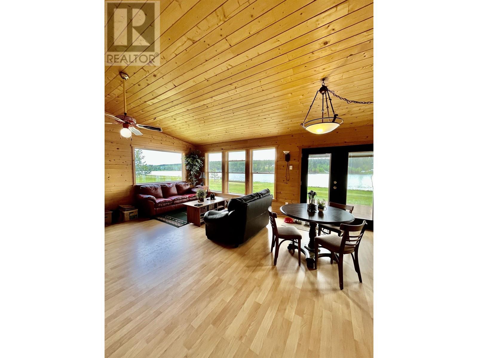 5574 Lakeside Court, 100 Mile House, British Columbia  V0K 2E1 - Photo 8 - R3009910