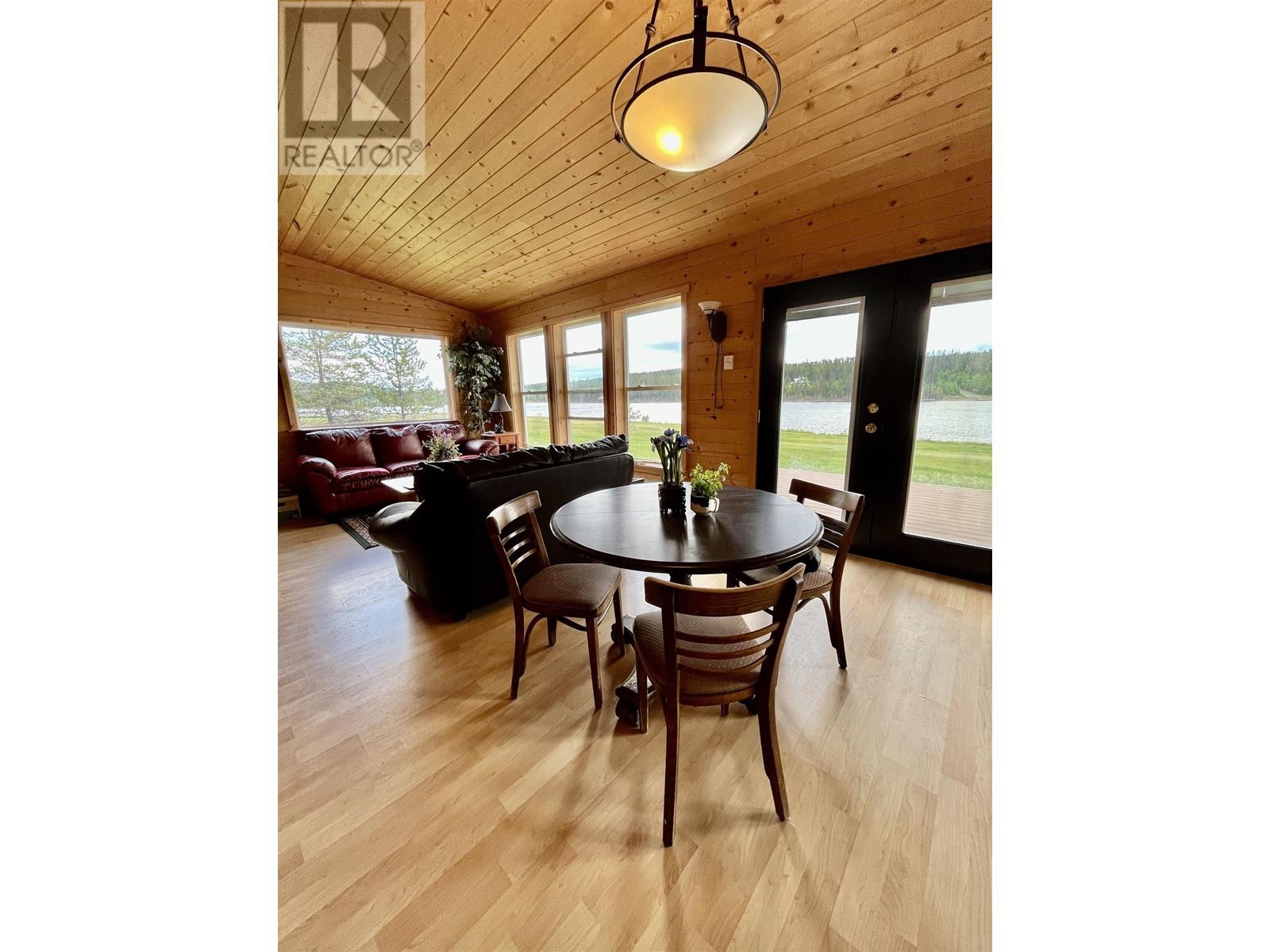 5574 Lakeside Court, 100 Mile House, British Columbia  V0K 2E1 - Photo 7 - R3009910