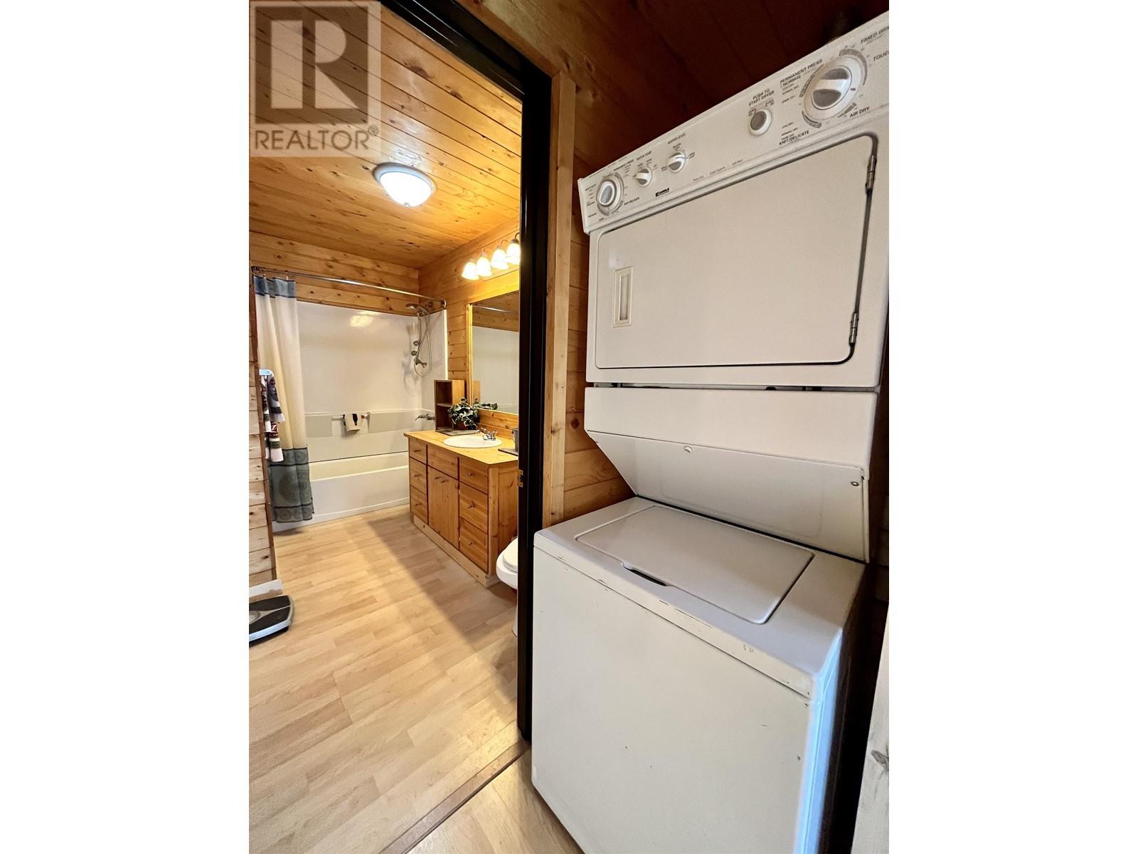 5574 Lakeside Court, 100 Mile House, British Columbia  V0K 2E1 - Photo 20 - R3009910