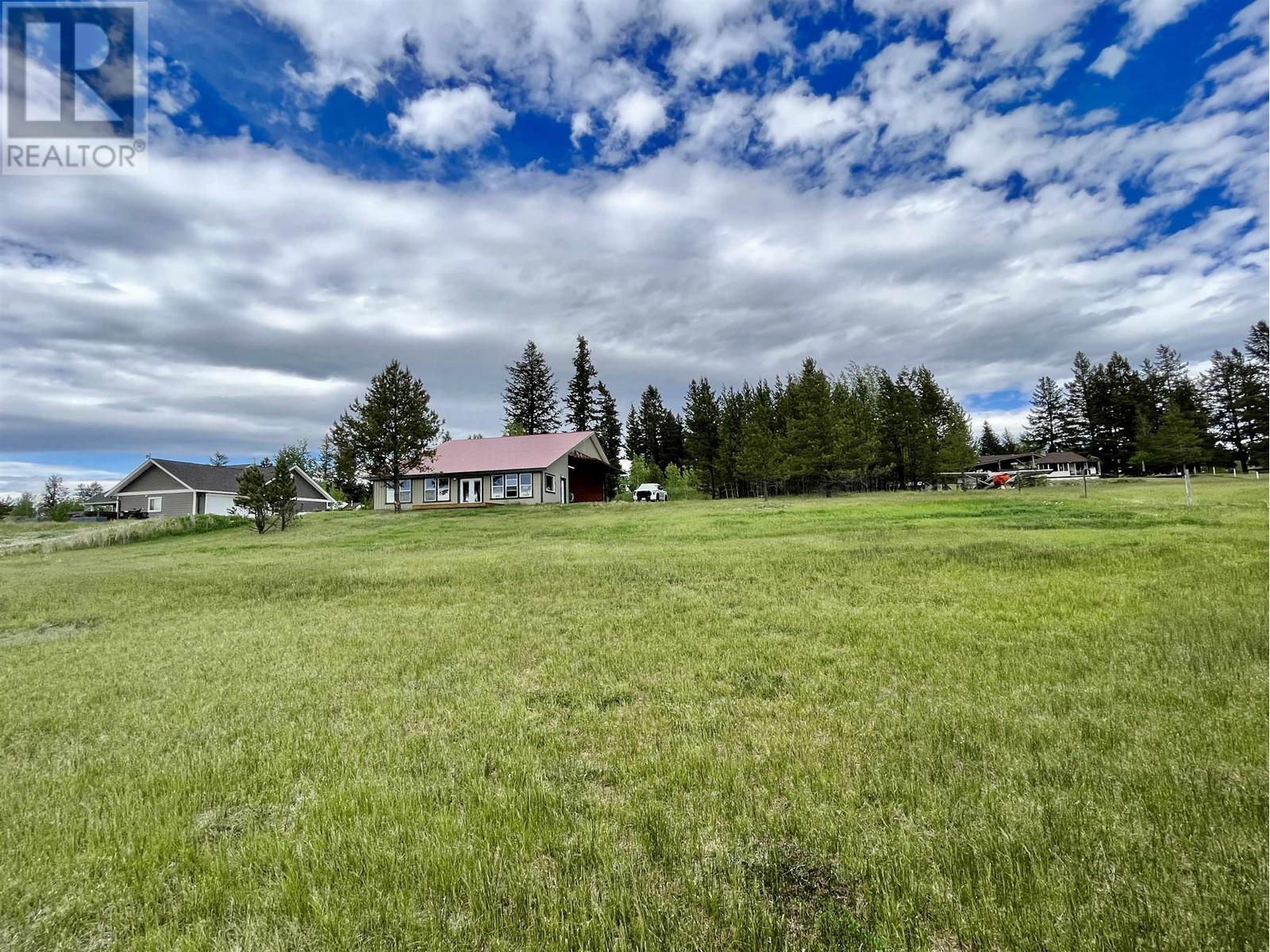 5574 Lakeside Court, 100 Mile House, British Columbia  V0K 2E1 - Photo 29 - R3009910