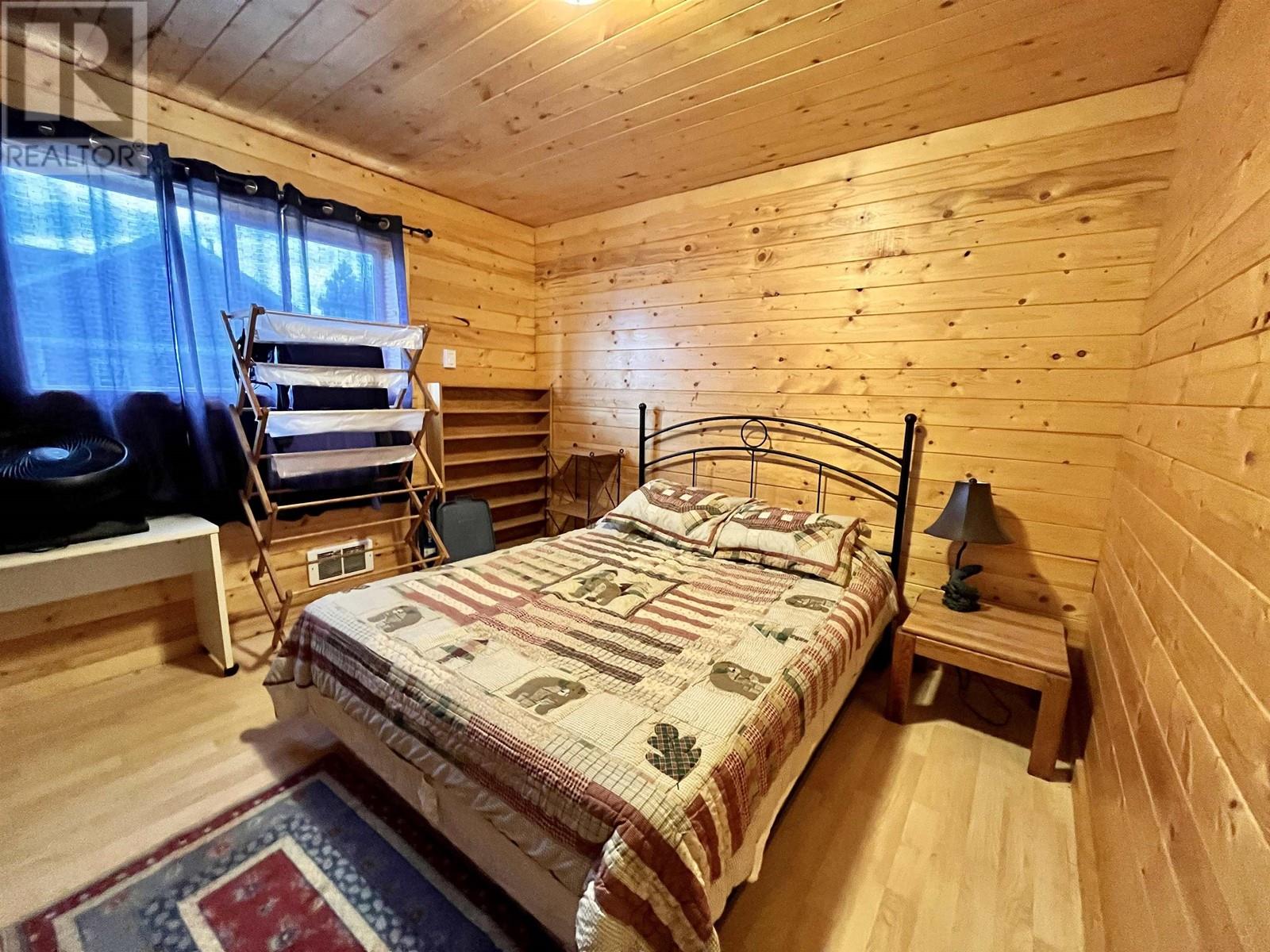 5574 Lakeside Court, 100 Mile House, British Columbia  V0K 2E1 - Photo 21 - R3009910