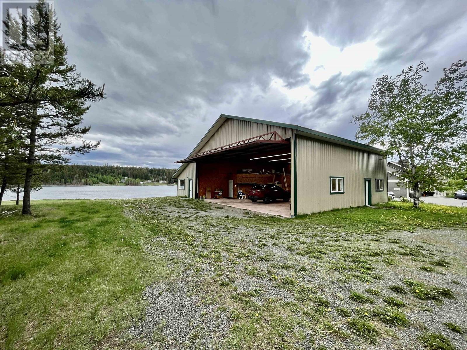 5574 Lakeside Court, 100 Mile House, British Columbia  V0K 2E1 - Photo 26 - R3009910