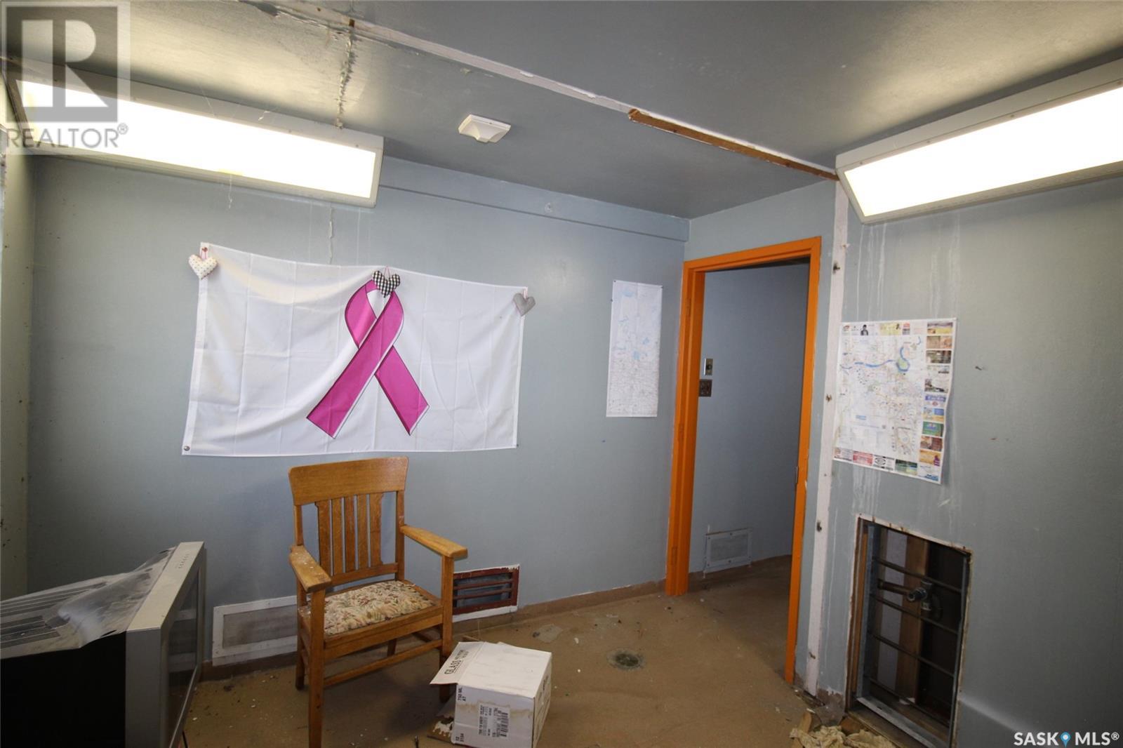 303 1st Avenue W, Climax, Saskatchewan  S0N 0N0 - Photo 20 - SK008011