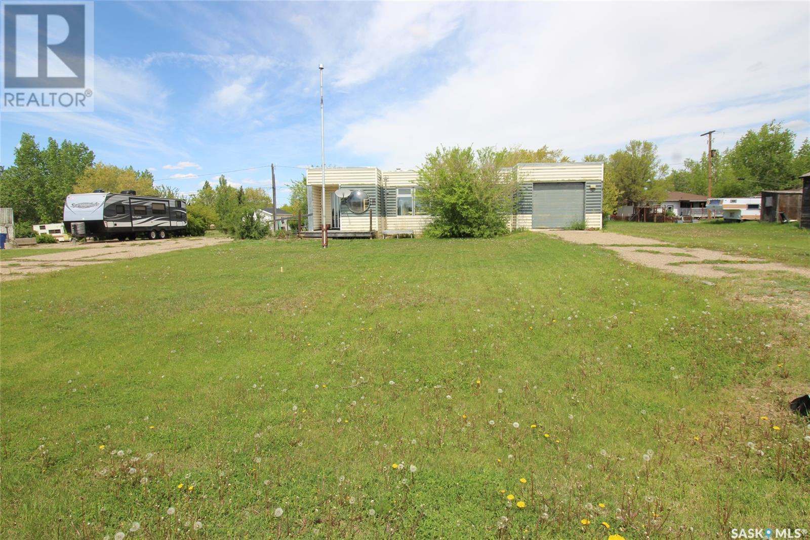 303 1st Avenue W, Climax, Saskatchewan  S0N 0N0 - Photo 25 - SK008011