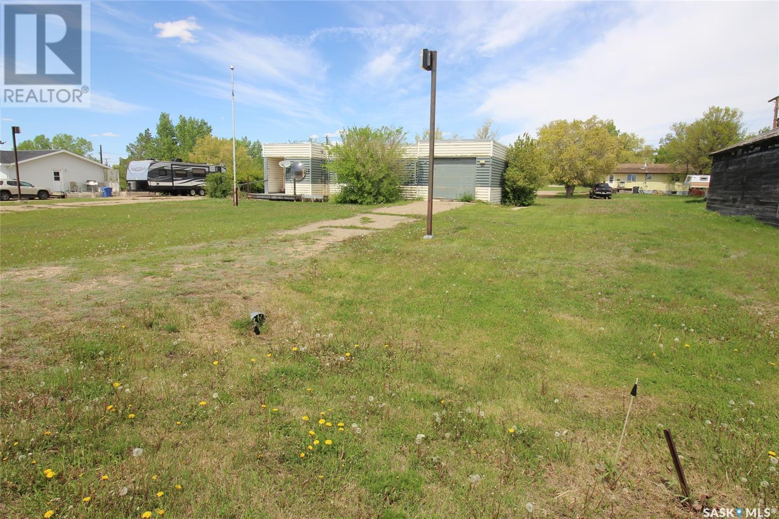 303 1st Avenue W, Climax, Saskatchewan  S0N 0N0 - Photo 26 - SK008011