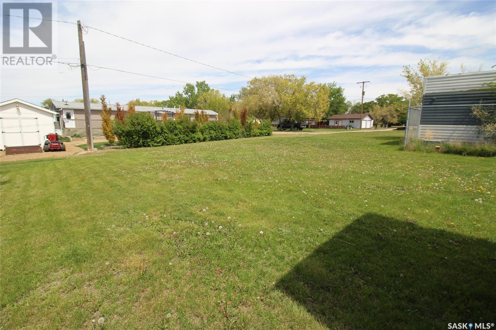 303 1st Avenue W, Climax, Saskatchewan  S0N 0N0 - Photo 29 - SK008011