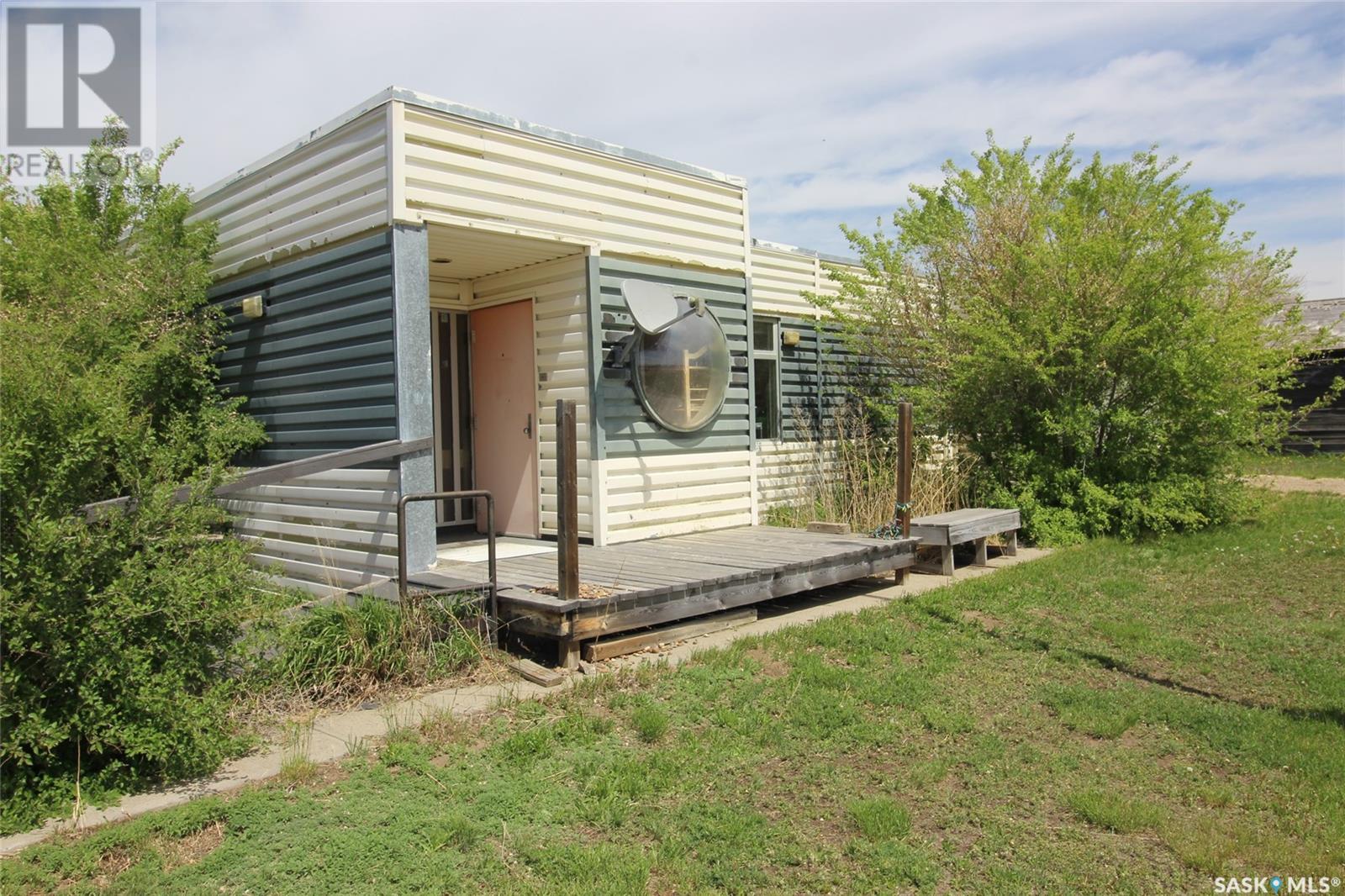 303 1st Avenue W, Climax, Saskatchewan  S0N 0N0 - Photo 34 - SK008011