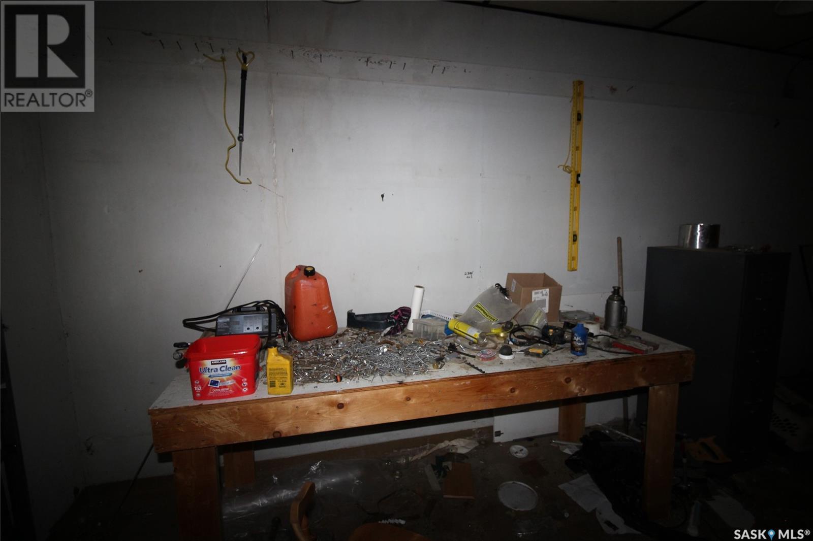 303 1st Avenue W, Climax, Saskatchewan  S0N 0N0 - Photo 37 - SK008011